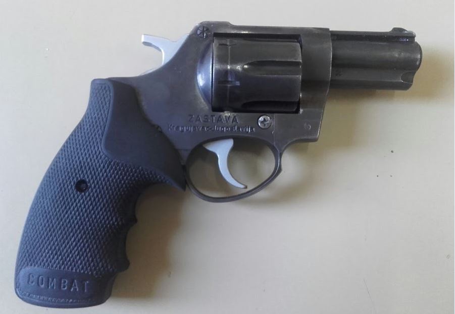 I riu nga Kosova i futet në banesë me “Zastava” një vajze, arrestohet