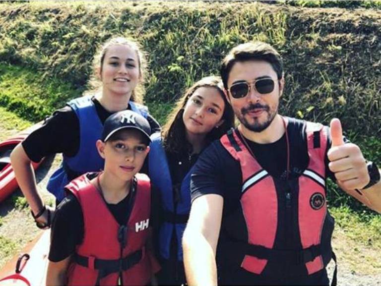 Shkëlzen Berisha publikon foto me fëmijët e tij pas shumë kohësh, Armina reagon kështu