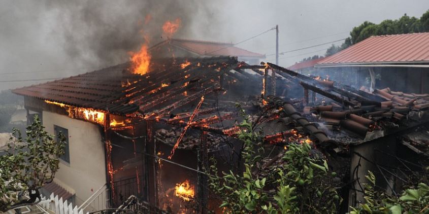 Ambasada konfirmon: Tre shqiptarë të plagosur nga flakët, 2 janë fëmijë