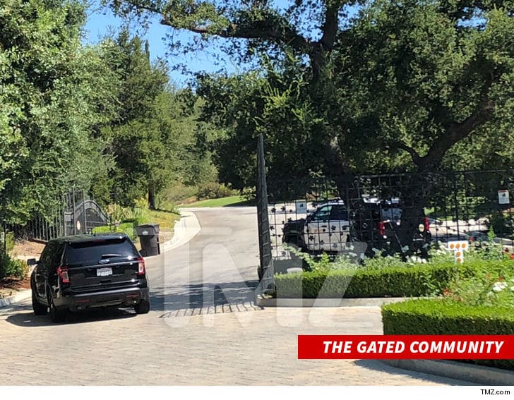 Dy persona të armatosur hyjnë në shtëpinë e reperit të famshëm