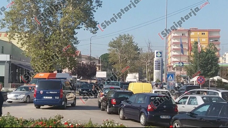 Fluksi i turistëve, rëndohet trafiku në qytetin e Fierit