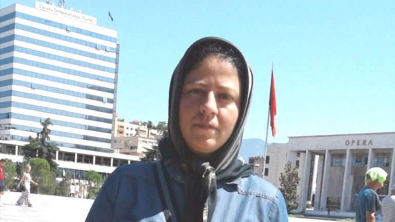 Letra e prindërve të 38-vjeçares muxhahedine: Na mundësoni që të takohemi me vajzën tonë