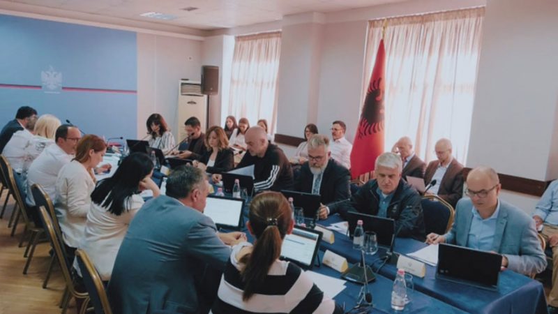 Qeveria mbyll analizën. Në shtator, Asambleja për fatin e ministrave