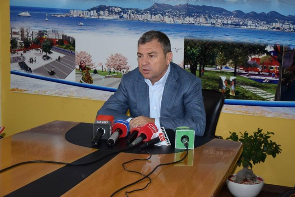 Vangjush Dako uron durrsakët dhe gjithë myslimanët për Kurban Bajramin