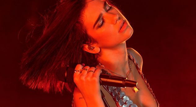 Dua Lipa thyen rekord të ri