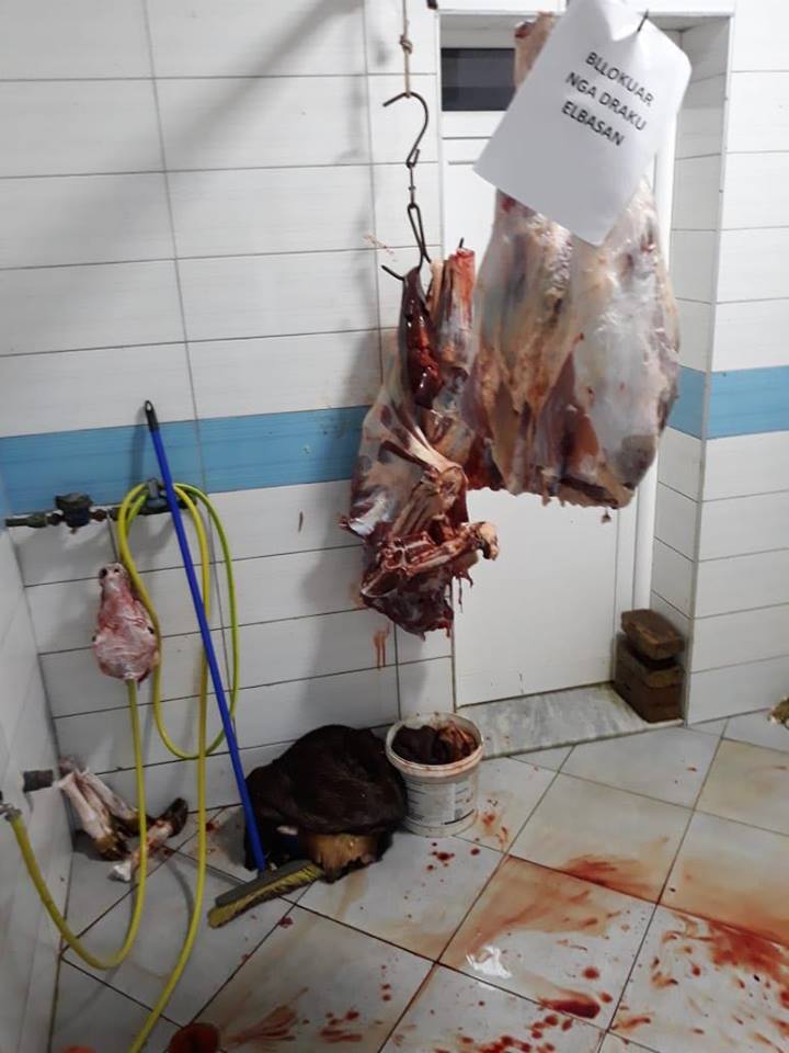 Shitej jashtë standarteve, AKU sekuestron 45 kg mish