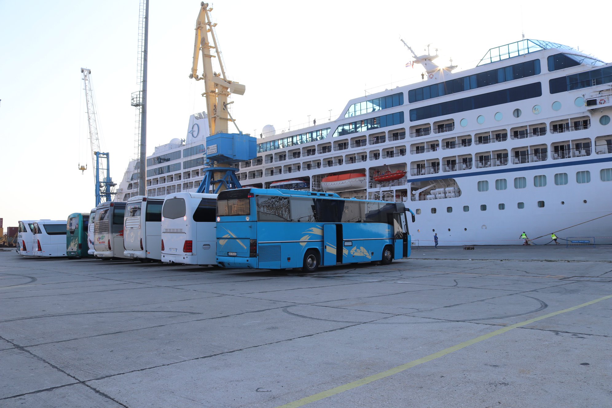 Nesër tjetër kroçerë në Durrës, shumica e turistëve nga SHBA