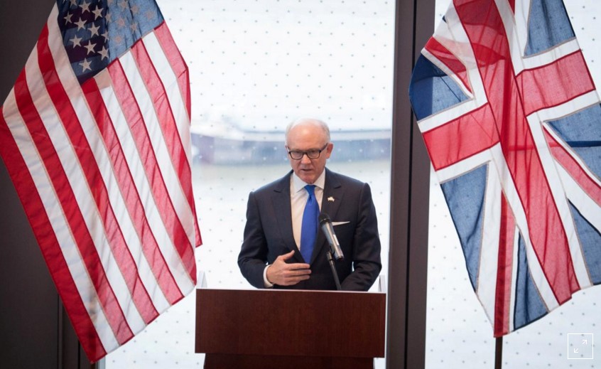 Ambasadori amerikan thirrje Britanisë: Braktisni paktin me Iranin