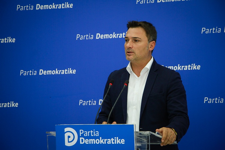 PD pyetje të tjera për Ballën: Sa herë ke komunikuar me Edmond Begën? A ishe sekser i tij?