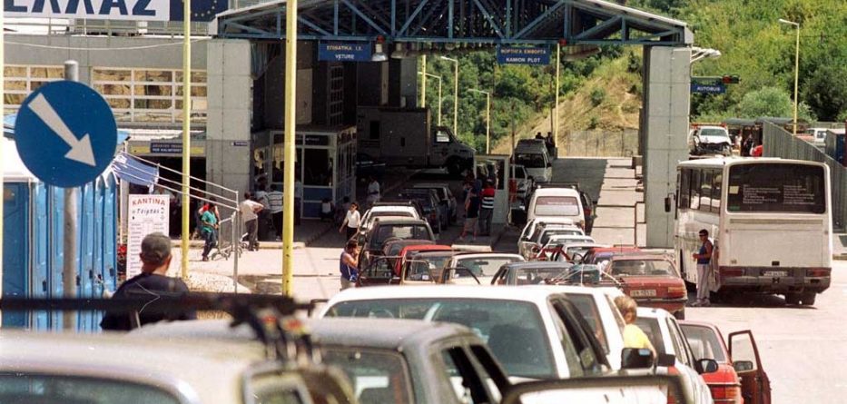 Fluks lëvizjesh në pikat kufitare me Greqinë dhe Maqedoninë