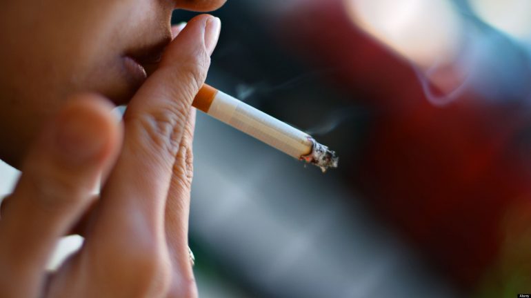 Shifrat e frikshme/ Shqipëria e gjashta në botë për konsumin e cigareve