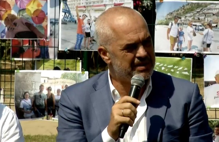 Rama nga Durrësi: Këta të huajt mos i drogoi qeveria që thonë fjalë të mira?