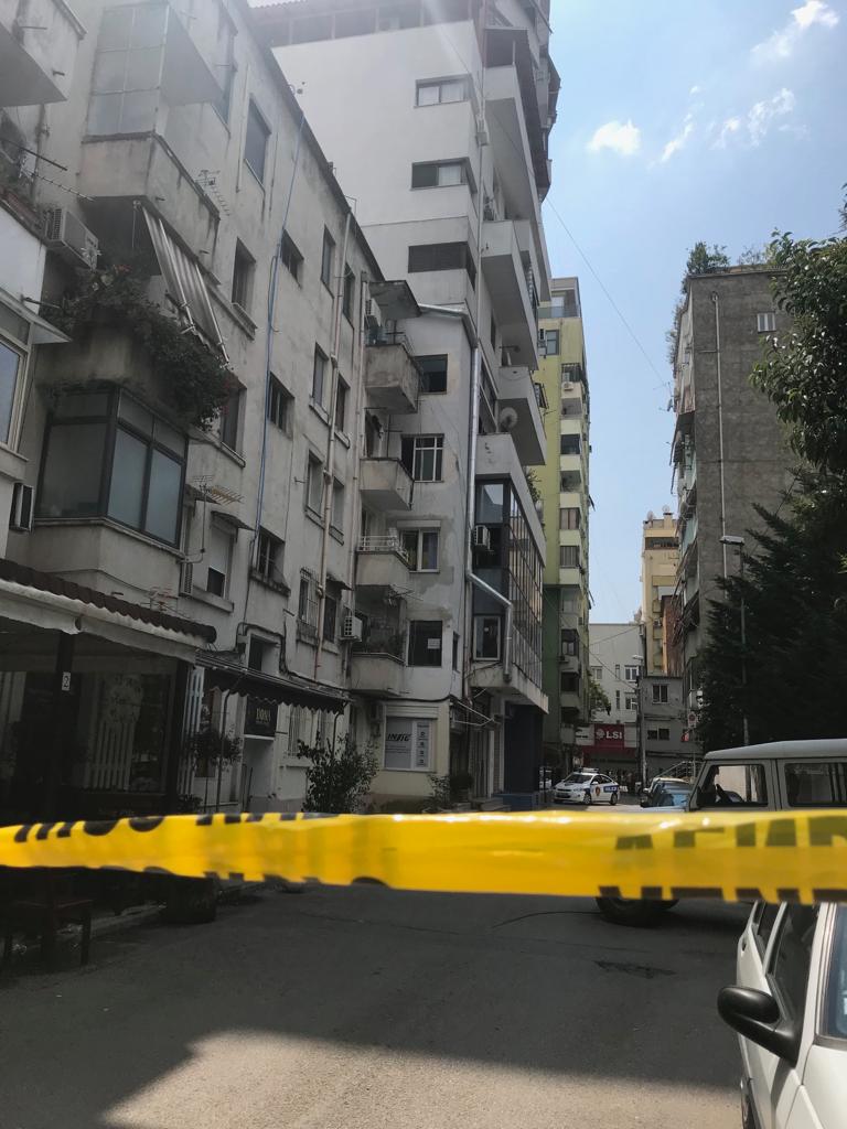 Vetëvrasja e gruas së gjyqtarit, para se të hidhej nga ballkoni la vajzën te prindërit