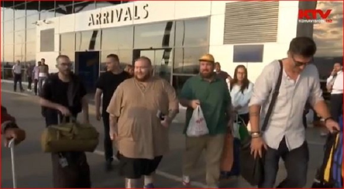 Reperi i famshëm shqiptaro-amerikan Action Bronson mbërrin në Kosovë