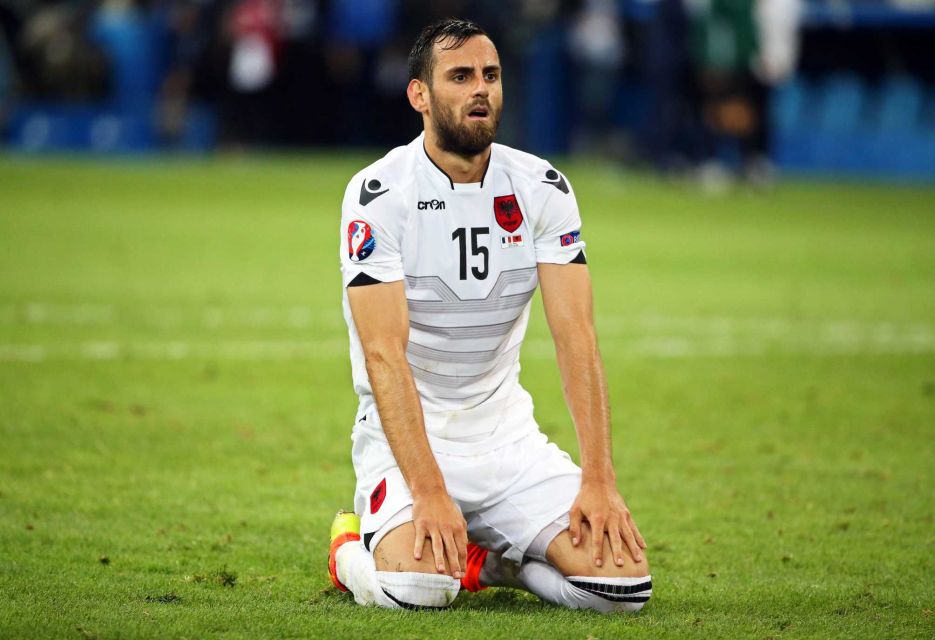 AEK-u s’kishte para për pagën, Mavraj tani pranë Olympiakosit