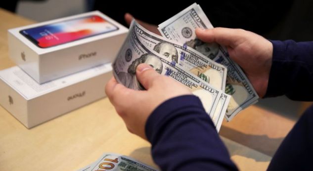 Apple i afrohet vlerës rekord prej 1.000 miliardë dollarësh