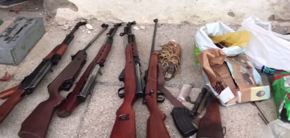 Zbulohet baza që furnizonte me armë grupet kriminale, në pranga 64-vjeçari (VIDEO)