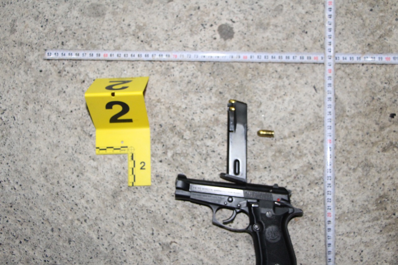 EMRAT/ Me armë në brez dhe fishekë në lokal, cilët janë dy të arrestuarit nga “BEFASIA”