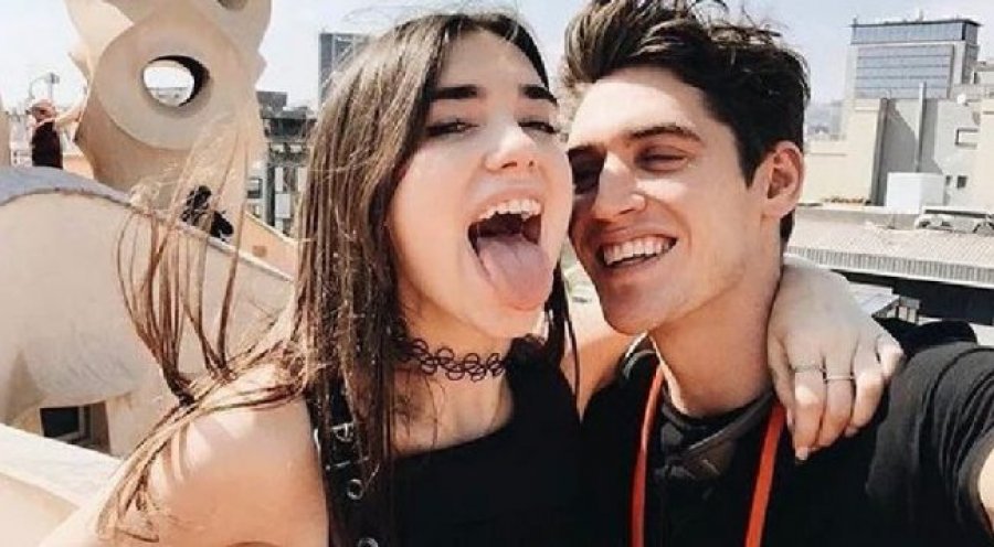 Dua Lipa kapet në momente intime me të dashurin (FOTO)