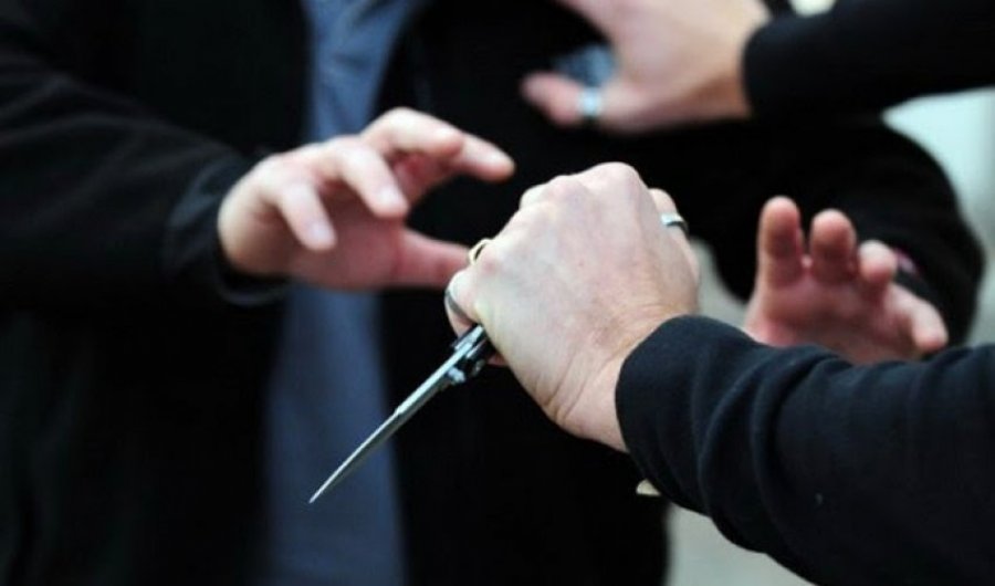 Sherr me thika, plagoset i riu