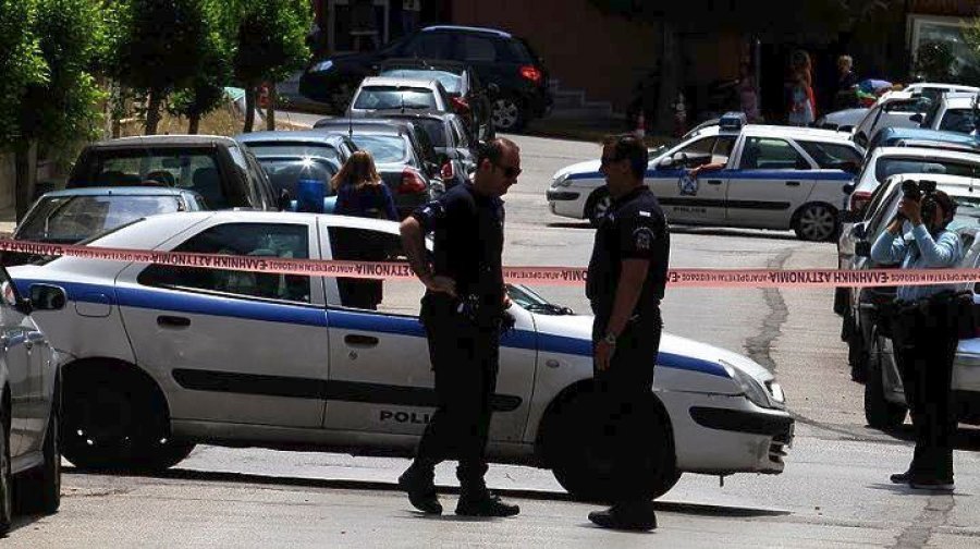 Trafik droge e vjedhje, goditet banda kriminale, në pranga 3 shqiptarë