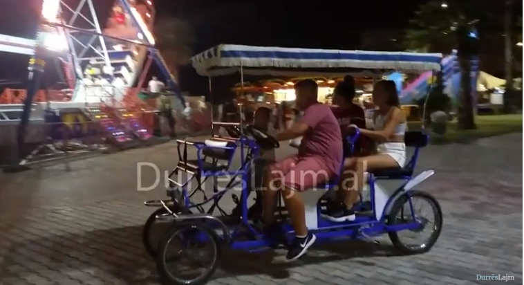Pse këto biçikleta 4-vendëshe janë kthyer në ankth për pushuesit në Vollga (VIDEO)