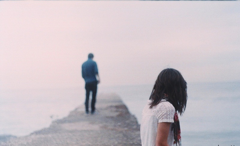 Tri këshilla për vajzat që i lë i dashuri gjatë verës