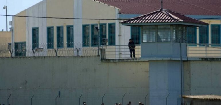 I dënuari shqiptar gjendet pa ndjenja në burgun grek