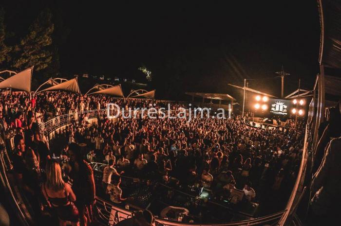 Rinia në Durrës, në kulmin e argëtimit (VIDEO)