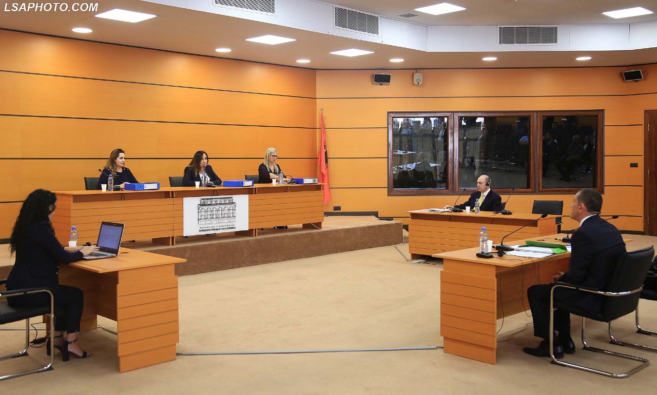 Kalon Vetingun gjyqtari i Gjykatës së Krimeve të Rënda, Dritan Hallunaj