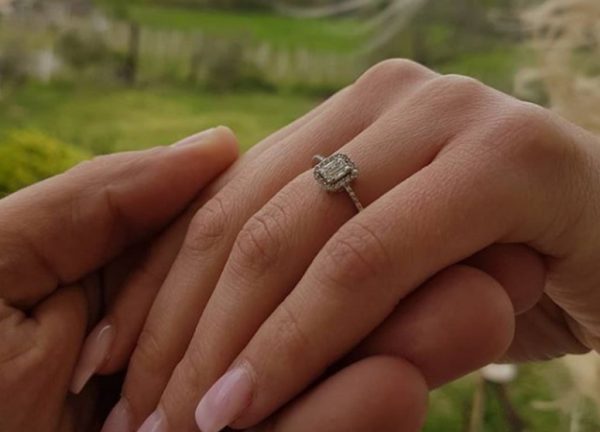 Këngëtari shqiptar jep lajmin e bukur, së shpejti baba për herë të parë