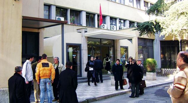 “Kemi ndonjë gocë të re sot shefe”, zbardhen bisedat në qendrën e prostitucionit