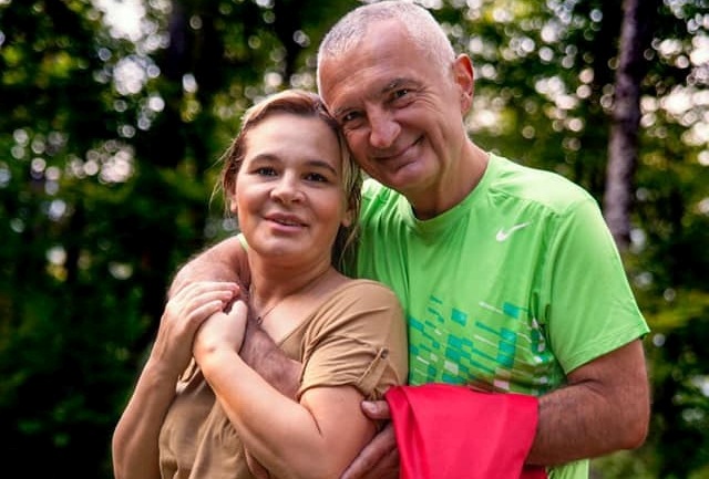 Politika i ‘ndau’, ndërsa pushimet i bënë bashkë! Presidenti Meta poston foto me Monikën