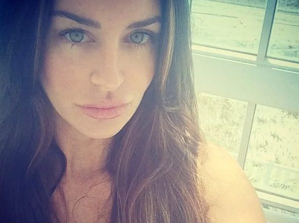 Modelja gjendet e vrarë në banesën e saj