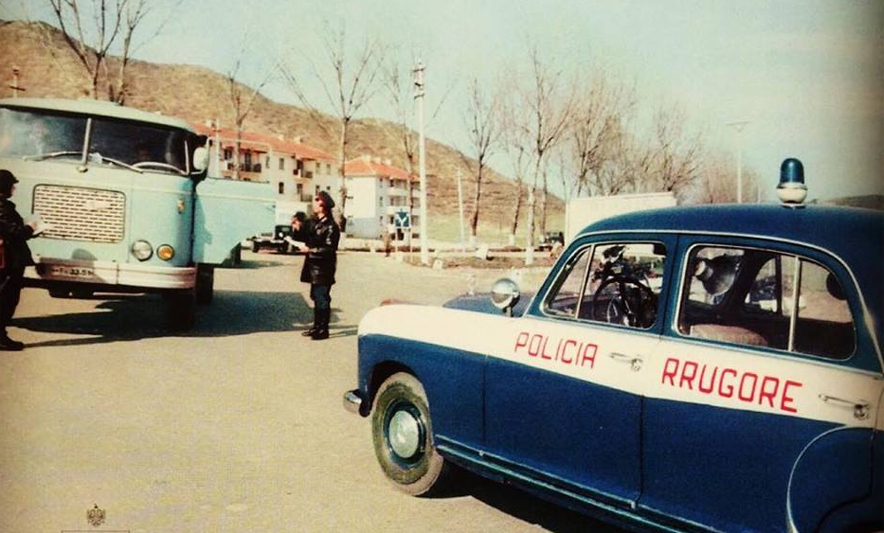 Si ka qenë policia rrugore vite më parë (FOTO)