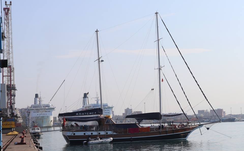 Mbërrijnë tragetet dhe jahtet turistike në portin e Durrësit (FOTO)