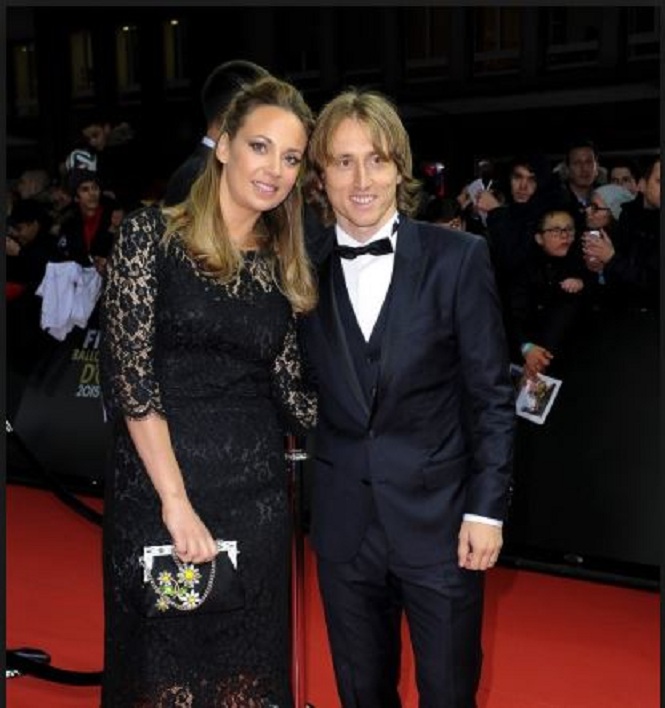 Prapaskenat/ “E doni Modriçin?”, ja si bashkëshortja e mesfushorit kroat “bëri me krahë” Interin