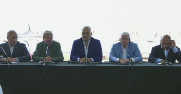 Tri kryeministrat e rajonit që munguan në takimin e Durrësit
