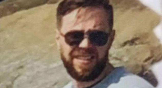 Një javë i zhdukur, hëngri bletë dhe manaferra për të mbijetuar