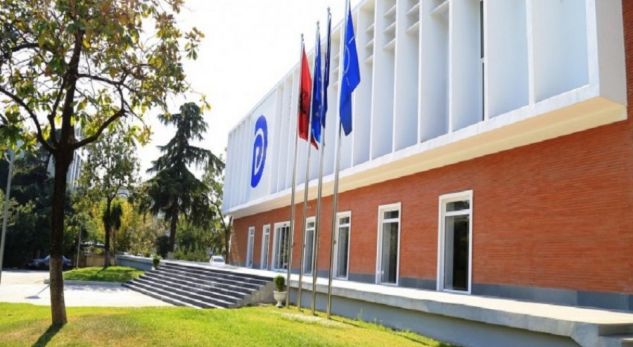 PD pyet policinë: A ka qenë Taulant Balla në Korfuz me Edmond Begën?!