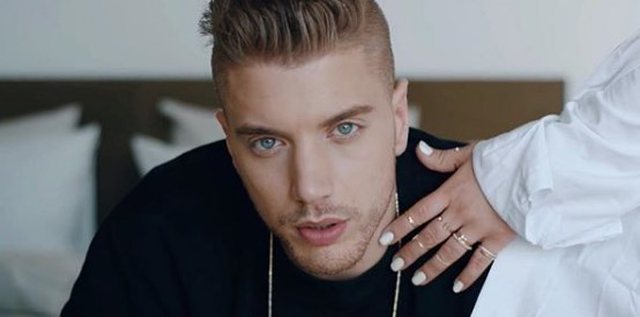 Këngëtari shqiptar kërcënon kameramanin e ABC News-it: Do të ta thyej kamerën