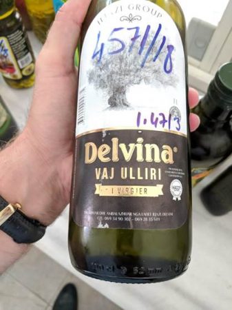 Vaj ulliri falso, AKU bllokon dhe gjobit 4 biznese