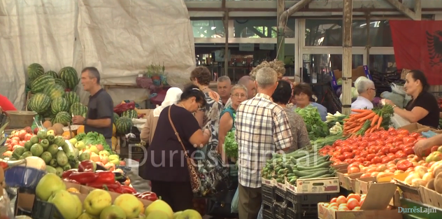Rriten çmimet e fruta-perimeve në Durrës, dominon produkti i importit (VIDEO)