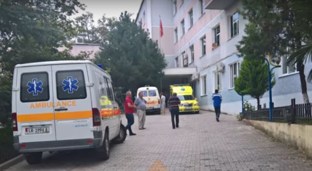 Aksident i rëndë, 4 persona përfundojnë në spital