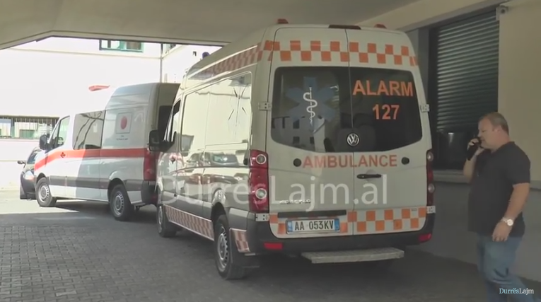 Ulërima e panik, burri hidhet nga kati i katërt i pallatit