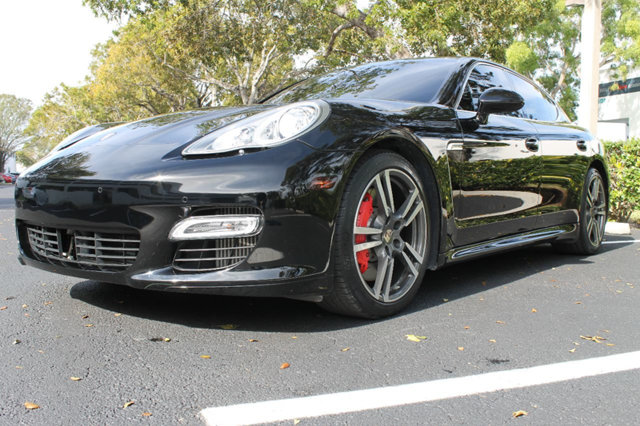 Bllokohet një “Porsche” në Durrës