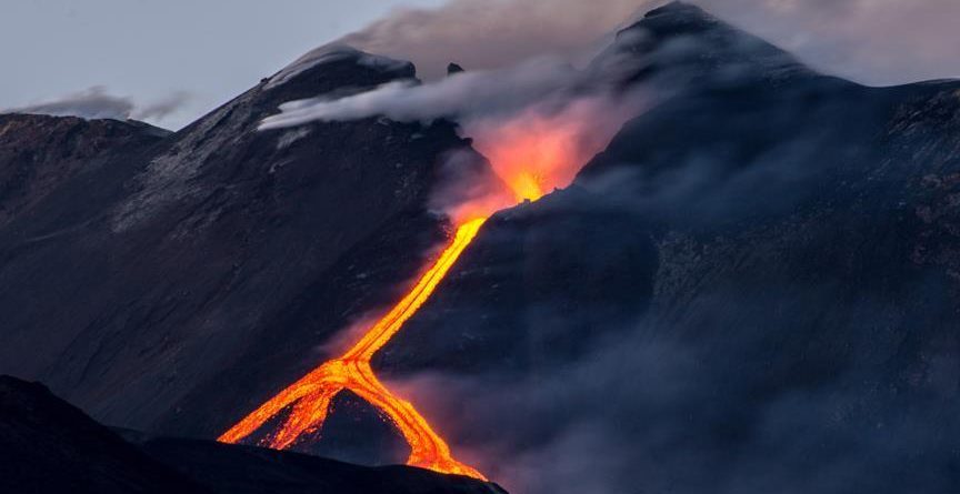 Shpërthen vullkani për herë të dytë në 4 muaj