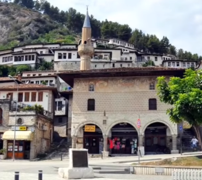 Rama uron besimtarët myslimanë për Kurban Bajramin me këtë video