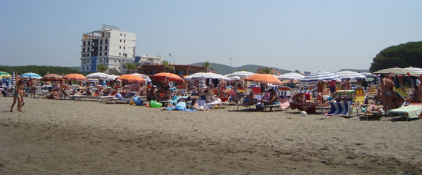 Loka, inspekton plazhet për të parë zbatimin në terren të masave shtesë në përmbyllje të sezonit turistik