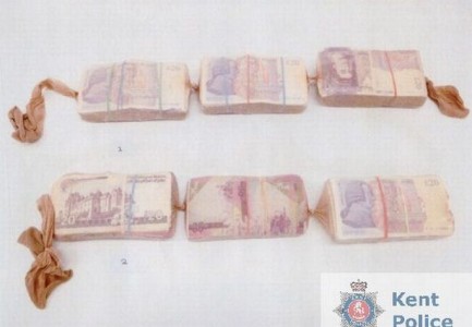 EMRAT/ Tentuan të nxirrnin nga Anglia 40 mijë paund, dënohen nënë e birë (FOTO)